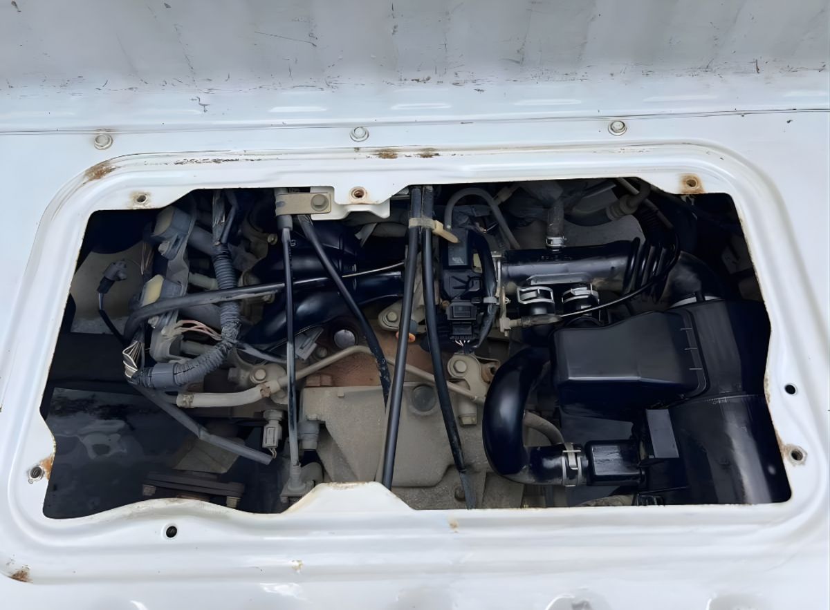1999 Daihatsu Hijet Truck Special 4WD thumbnail 9